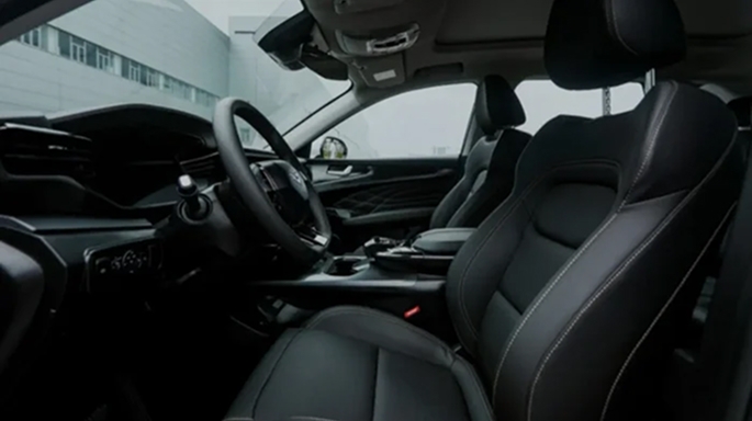 Сиденье водителя с электрорегулировкой положения спинки в 6+4 позициях