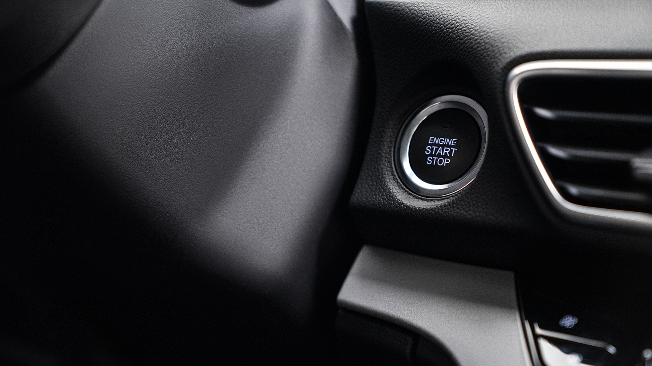 Система бесключевого доступа и кнопка запуска двигателя